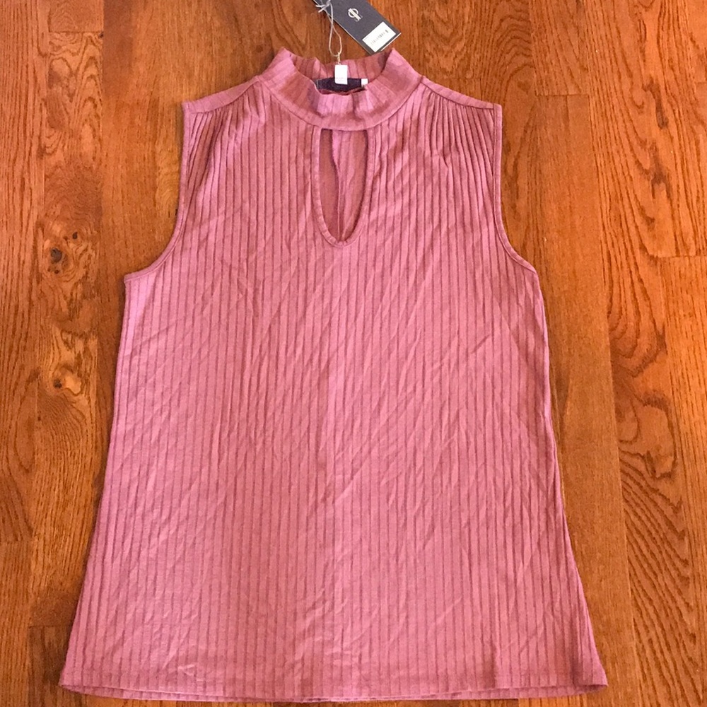Jennifer Lopez high neck tank
